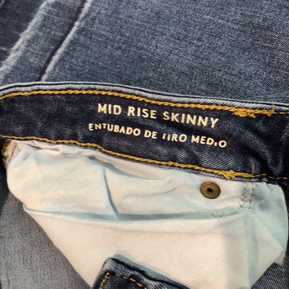 Universal Thread Mid-Rise Skinny - Raw Hem - Picture 4 of 5